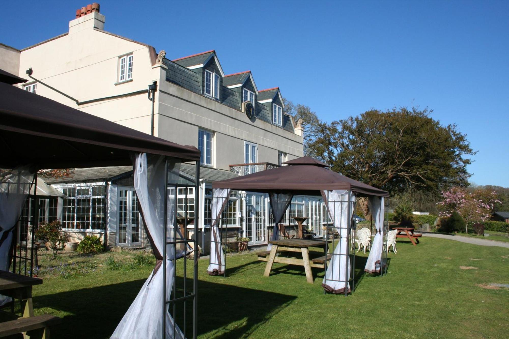 Great Trethew Manor Hotel & Self Catering Lodges Liskeard Buitenkant foto