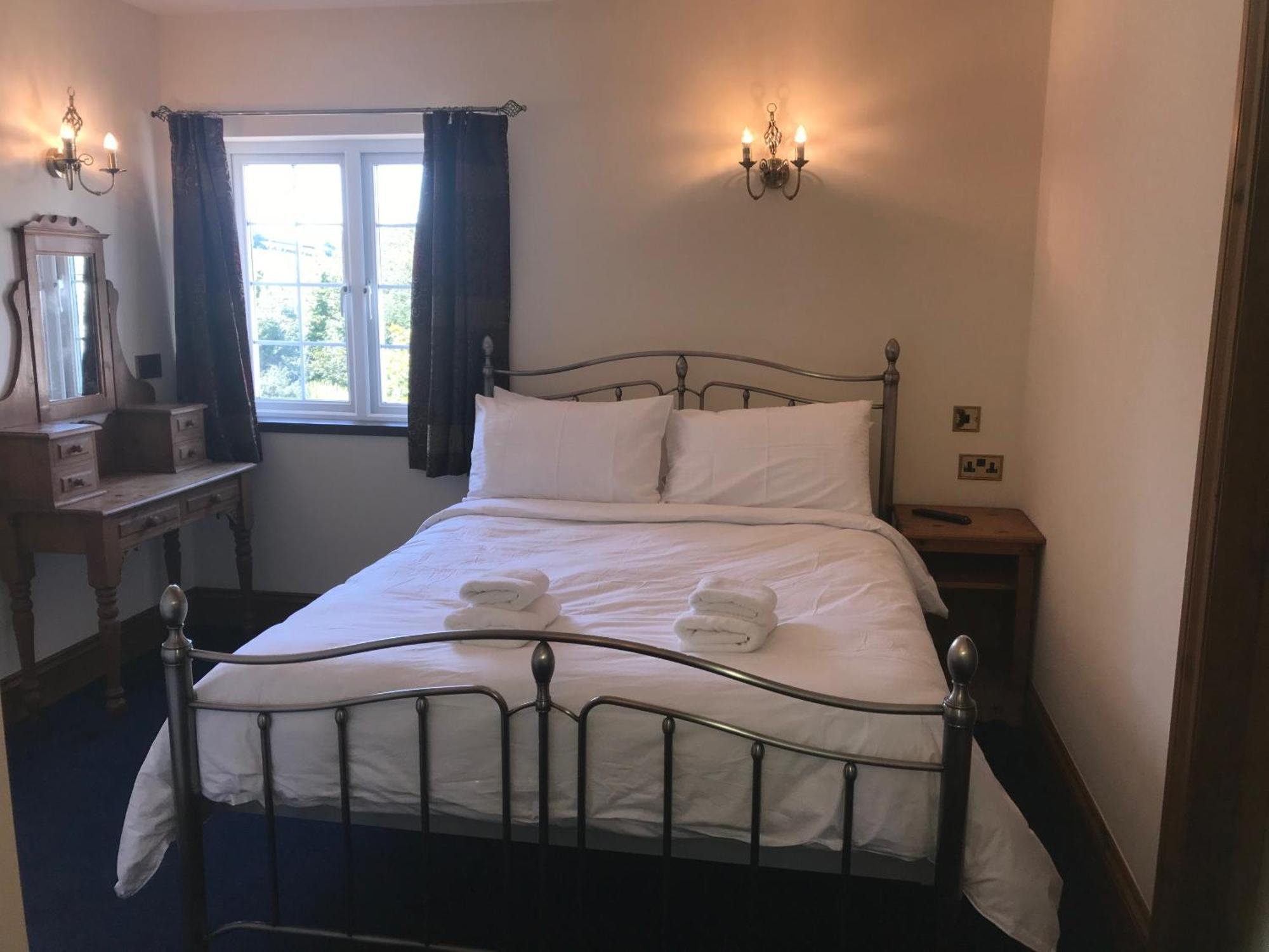 Great Trethew Manor Hotel & Self Catering Lodges Liskeard Kamer foto